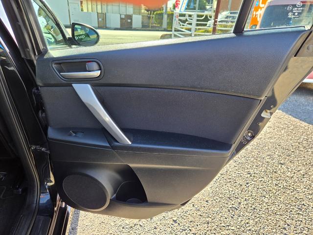 アクセラスポーツ ２０Ｓ－スカイアクティブ　２年保証付き　１オーナー　純正メモリナビ　スマートキー　パドルシフト　ＨＩＤ　Ｆフォグ　Ｂカメラ　フルセグ　Ｂｌｕｅｔｏｏｔｈ　ＤＶＤ・ＣＤ　ＥＴＣ　ドラレコ　プッシュスタート　社外１６ＡＷ　記録簿（31枚目）