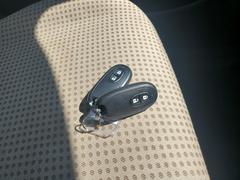 ２年間・走行距離無制限保証付き　車検・整備付き　スマートキー　プッシュスタート　シートヒーター　ＣＤ再生　ＡＭ／ＦＭラジオ　記録簿　Ｗエアバック　ＡＢＳ　タイミングチェーン　修復歴無し 6