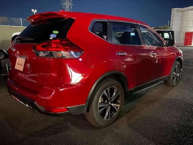 エクストレイル 2.0 20Xi 2列車 アイドリングストップ車 LEDヘットライト 禁煙車 Rカメラ インテリキー レーンキープアシスト ETC ドライブレコーダー 記録簿 キーフリー TVナビ オートエアコン アルミホイール メモリーナビ(2枚目)