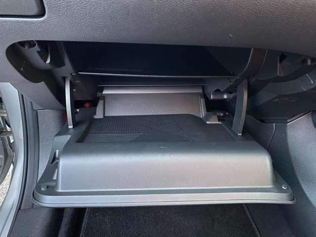 ノート 1.2 X 純正メモリ-ナビ&バックモニタ-&ドライブ リアカメラ 衝突被害軽減ブレ-キ 禁煙車 LEDヘッドライト レーンアシスト インテリジェントキー ワンオーナー ドラレコ アイドリングストップ 整備記録簿 ワンセグTV TVナビ メモリーナビ(8枚目)