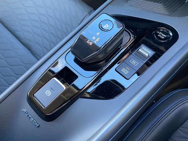 ノート １．２　ＡＵＴＥＣＨ　クロスオーバー　試乗車ＵＰ　スマートキ　踏み間違い衝突防止アシスト　３６０°カメラ　ＬＤＡ　アダクティブクルーズ　禁煙　ＬＥＤヘッドランプ　ドライブレコーダー　バックカメラ　フルオートエアコン　アルミホイール　メモリーナビ（7枚目）