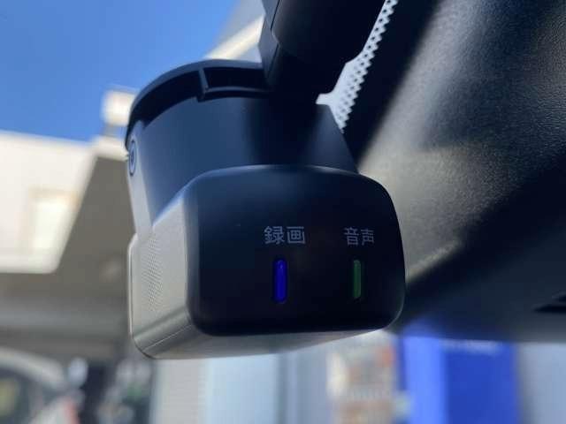 ノート １．２　ＡＵＴＥＣＨ　クロスオーバー　試乗車ＵＰ　スマートキ　踏み間違い衝突防止アシスト　３６０°カメラ　ＬＤＡ　アダクティブクルーズ　禁煙　ＬＥＤヘッドランプ　ドライブレコーダー　バックカメラ　フルオートエアコン　アルミホイール　メモリーナビ（16枚目）