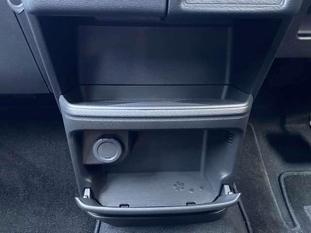 サクラ Ｘ　アラウンドヴューモニター　運転席エアバック　ＡＡＣ　ＬＥＤヘッドランプ　スマートキー　禁煙車　ドラレコ　キーレスエントリー　ワンオーナー　バックモニター　パワーステアリング　アルミホイール　ＡＢＳ（6枚目）