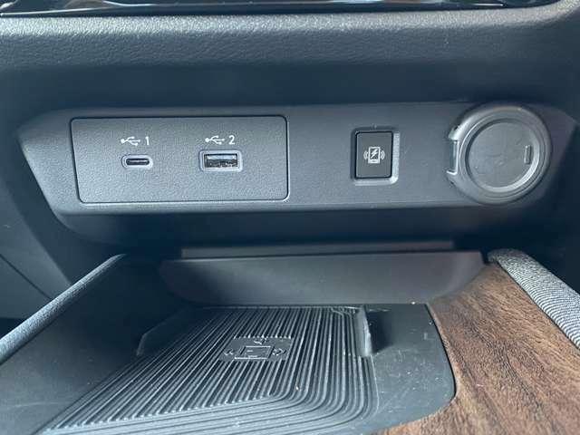 オーラ １．２　Ｇ　レザーエディション　ＮｉｓｓａｎＣｏｎｎｅｃｔナビ＆アラウンドビュ－モニタ　追突防止　レーダークルーズ　本革　車線逸脱警報装置　禁煙車　ＬＥＤ　ドライブレコーダー　記録簿　バックモニター　ＥＴＣ　インテリジェントキー　メモリーナビゲーション　ＡＷ　キーレスエントリー　ＡＢＳ（7枚目）