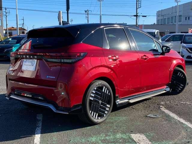 オーラ １．２　Ｇ　レザーエディション　ワンオーナ　追突防止　本革　車線逸脱警報装置　禁煙車　ＬＥＤ　記録簿　バックモニター　ＥＴＣ　メモリーナビゲーション　ＡＷ　キーレスエントリー　オートエアコン　ＡＢＳ　パワーウィンドウ　ＩＳＳ（2枚目）