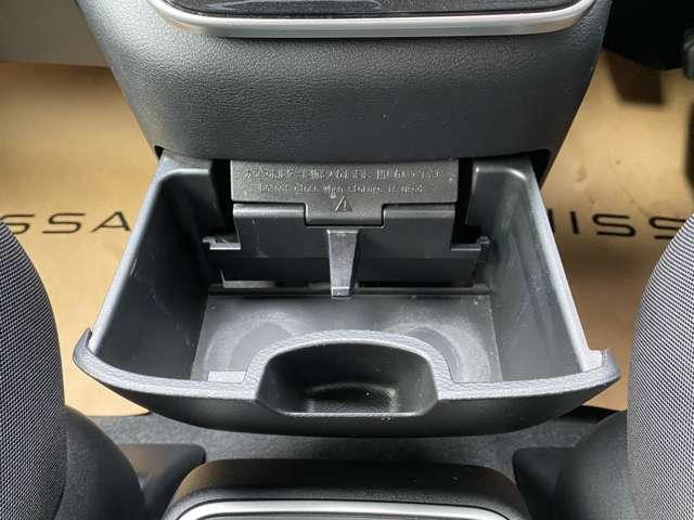 セレナ 1.2 e-POWER ハイウェイスター V 純正メモリ-ナビ/アラウンドビュ-モニタ-/ 360°カメラ エマジェンシーブレーキ 1オナ ナビ 寒冷地仕様 スマキー バックカメラ 禁煙 LED レーンアシスト 点検記録簿付 ドラレコ Aストップ サイドカーテンエアバック フルオートエアコン(7枚目)