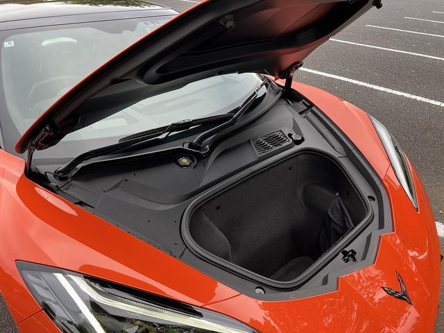 シボレーコルベット コンバーチブル　正規ディーラー車　カーボンインテリア　コンペティションスポーツバケットシート　フロントリフター　８インチタッチスクリーンパネル　純正カーナビ　フロント＆バックカメラ（23枚目）