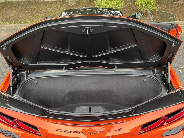 シボレーコルベット コンバーチブル　正規ディーラー車　カーボンインテリア　コンペティションスポーツバケットシート　フロントリフター　８インチタッチスクリーンパネル　純正カーナビ　フロント＆バックカメラ（24枚目）