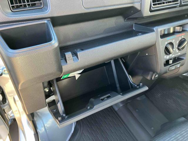 ハイゼットカーゴ DX スマートアシスト/コーナーセンサー/リモコンキー/AM・FMラジオ/オーバーヘッドシェルフ/点検記録簿&取扱説明書完備(17枚目)