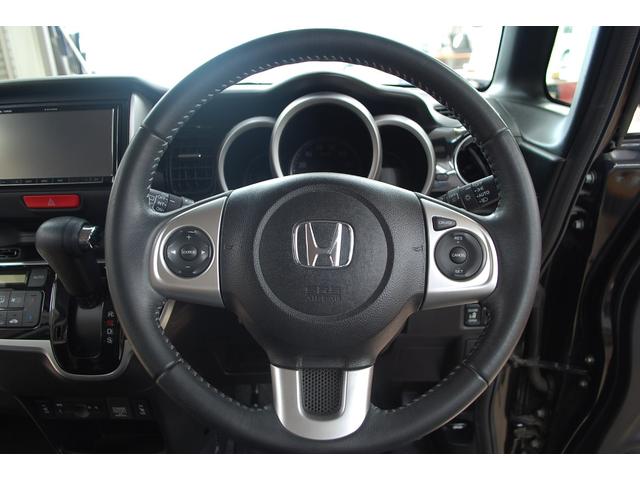 ＪＵ中古自動車販売士も在籍しております。ＪＵ中古自動車販売士とは、販売店店員の認定制度です。中古車販売に関する正しい知識を持ち、お客様の信頼を得られるよう努力しております。