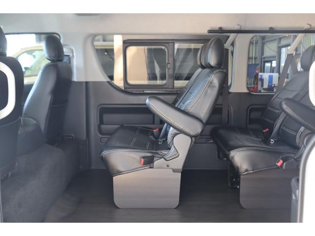 ハイエースワゴン ＧＬ　買取直販　床張り施工済み　ブラックエディション仕様　バンパーガード　ＦＬＥＸオーバーフェンダー　ＬＥＤテール　ＮＴ－１　１６インチＡＷ／ＴＯＹＯオープンカントリータイヤ　フルセグナビ／フリップダウン（21枚目）