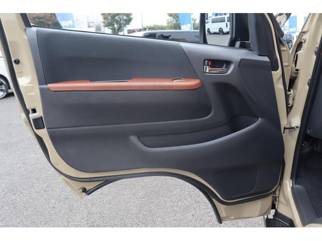 ハイエースバン ロングスーパーGL アースカラーパッケージ ベージュ ガソリン2WD 角目フェイス クラシックテール カリフォルニア16インチAW ナスカータイヤ アルパインナビ 茶木目インパネ ベッドキット シートカバー ETCPVM(31枚目)