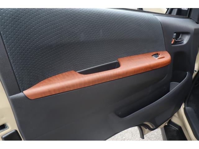 ハイエースバン ロングスーパーGL アースカラーパッケージ ベージュ ガソリン2WD 角目フェイス クラシックテール カリフォルニア16インチAW ナスカータイヤ アルパインナビ 茶木目インパネ ベッドキット シートカバー ETCPVM(32枚目)