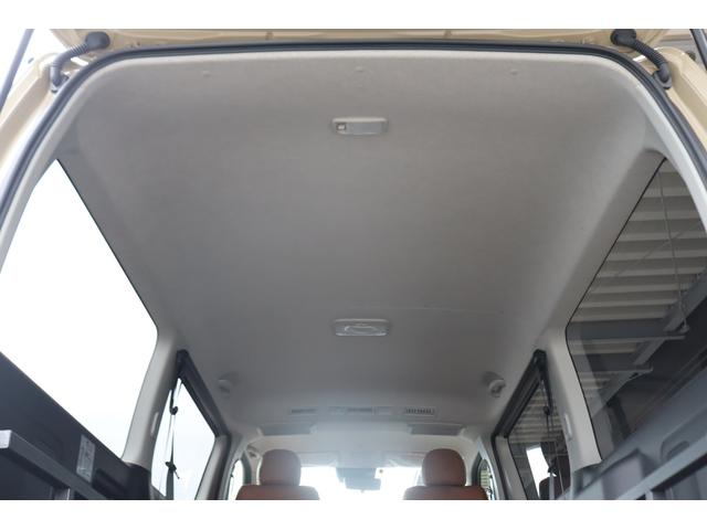 ハイエースバン ロングスーパーGL アースカラーパッケージ ベージュ ガソリン2WD 角目フェイス クラシックテール カリフォルニア16インチAW ナスカータイヤ アルパインナビ 茶木目インパネ ベッドキット シートカバー ETCPVM(50枚目)