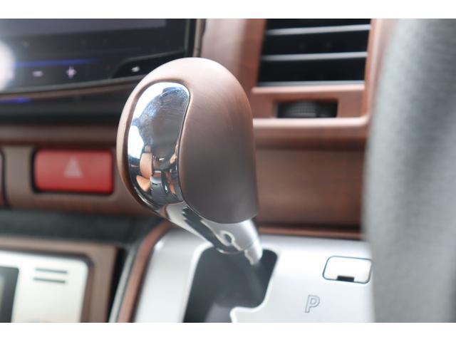 ハイエースバン ロングスーパーGL アースカラーパッケージ ベージュ ガソリン2WD 角目フェイス クラシックテール カリフォルニア16インチAW ナスカータイヤ アルパインナビ 茶木目インパネ ベッドキット シートカバー ETCPVM(66枚目)