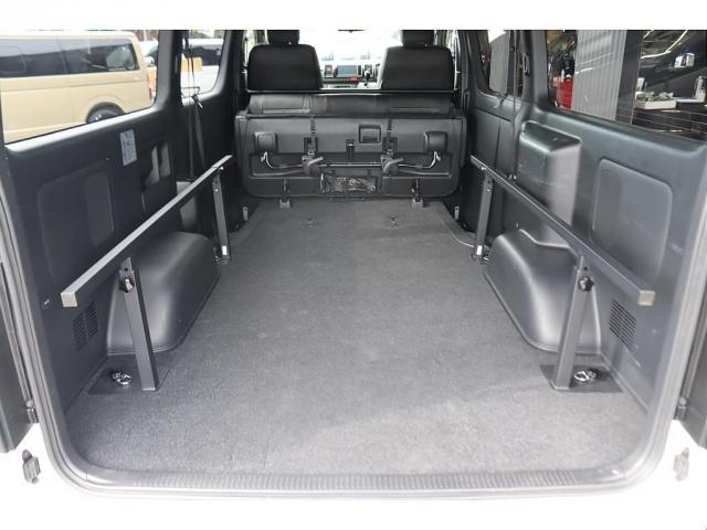 ハイエースバン スーパーGL ダークプライムII ディーゼル2WD T-FORCE アルティメット2テール NC-1/16インチAW ダンロップタイヤ 寒冷地仕様 ベッド シートカバー 7インチナビ ETC PVM デジタルミラー ドラレコ パワスラ(10枚目)
