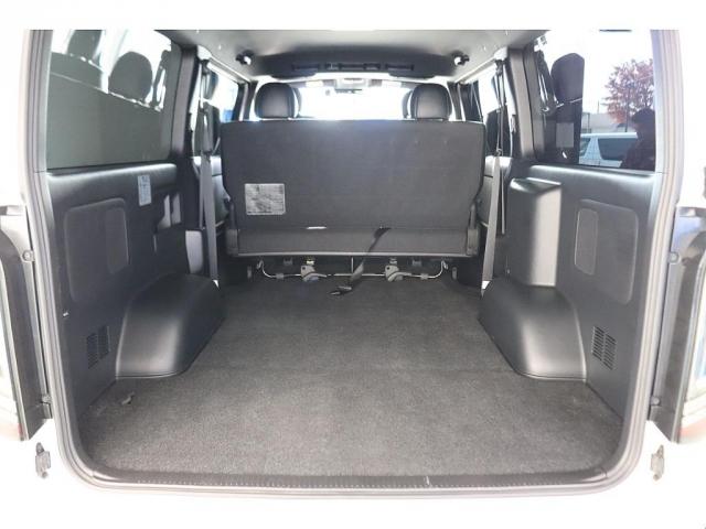 ハイエースバン スーパーＧＬ　ダークプライムＩＩ　ＴＲＤカスタム　パノラミックビューモニター／デジタルインナーミラー　両側パワースライドドア　フルセグナビ／ＥＴＣ　ＮＴ－１　１６インチＡＷ／ＴＯＹＯオープンカントリータイヤ　プレステージＬＥＤテール（13枚目）