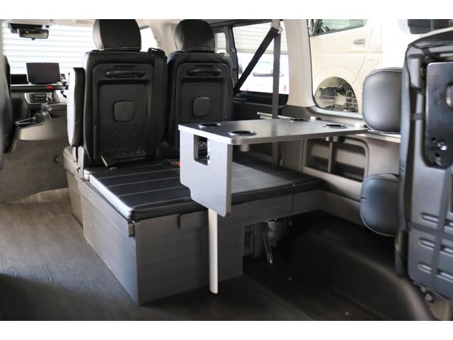 ハイエースワゴン ＧＬ　ロング　内装架装Ｖｅｒ１　フローリング施工　ベットキット　専用テーブル　ＢＩＧＸ１１インチナビ　１０インチフリップダウンモニター　パノラミックビューモニター　デジタルインナーミラー　パワースライドドア（37枚目）
