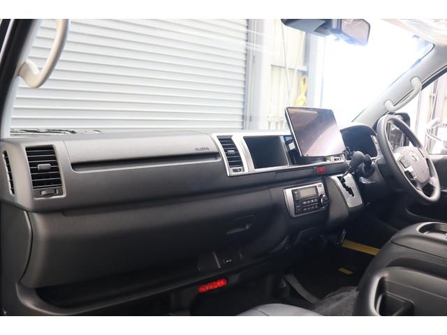 ハイエースワゴン ＧＬ　ロング　内装架装Ｖｅｒ１　フローリング施工　ベットキット　専用テーブル　ＢＩＧＸ１１インチナビ　１０インチフリップダウンモニター　パノラミックビューモニター　デジタルインナーミラー　パワースライドドア（51枚目）