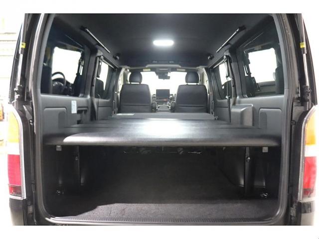 ハイエースバン スーパーＧＬ　ダークプライムＩＩ　令和５年　スーパーＧＬダークプライムＩＩＲｅｎｏｃａ　Ｃｏａｓｔ　Ｌｉｎｅｓ　ＬＥＤ角目フェイス　ＢＩＧＸ１１インチナビ　ＥＴＣ　ベットキット　ＰＶＭ　デジタルインナーミラー　クリアランスソナー（4枚目）