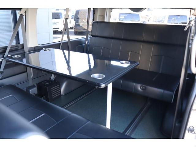 ハイエースワゴン GL 内装架装アレンジS ロングスライドシート搭載 フルフラット/対面対座OK アルパイン8インチナビ/フリップダウンモニター パワースライドドア 2インチダウン バットフェイスボンネット 17インチAW(5枚目)