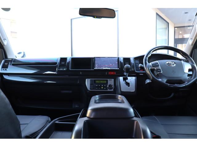 ハイエースワゴン GL 内装架装アレンジS ロングスライドシート搭載 フルフラット/対面対座OK アルパイン8インチナビ/フリップダウンモニター パワースライドドア 2インチダウン バットフェイスボンネット 17インチAW(19枚目)