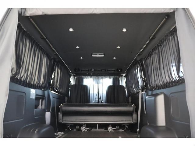 ハイエースバン フロア施工 デジタルインナーミラー パノラミックビューモニター パワースライドドア クリアランスソナー 7インチナビETC 16インチアルミホイル LEDテールランプ ルーフスピーカー ダウンライト(4枚目)