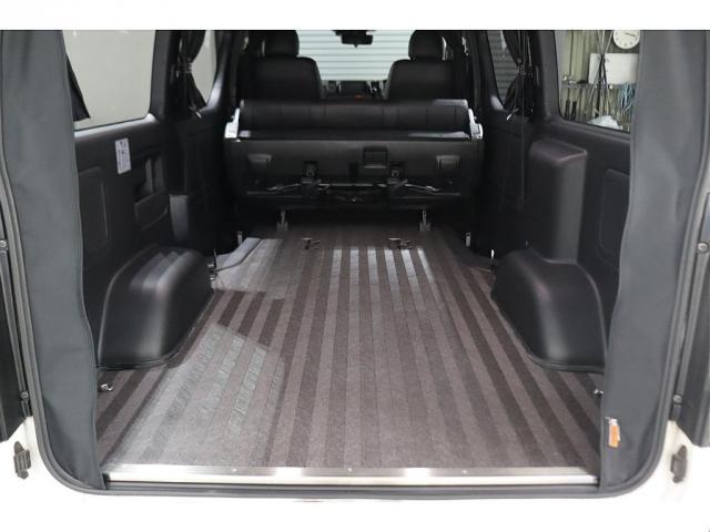 ハイエースバン フロア施工 デジタルインナーミラー パノラミックビューモニター パワースライドドア クリアランスソナー 7インチナビETC 16インチアルミホイル LEDテールランプ ルーフスピーカー ダウンライト(5枚目)