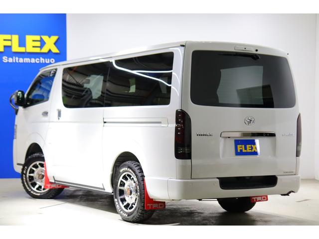 ハイエースバン フロア施工 デジタルインナーミラー パノラミックビューモニター パワースライドドア クリアランスソナー 7インチナビETC 16インチアルミホイル LEDテールランプ ルーフスピーカー ダウンライト(27枚目)