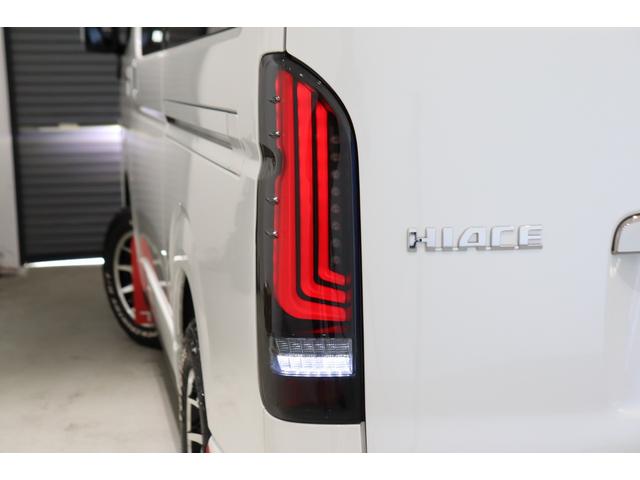 ハイエースバン フロア施工 デジタルインナーミラー パノラミックビューモニター パワースライドドア クリアランスソナー 7インチナビETC 16インチアルミホイル LEDテールランプ ルーフスピーカー ダウンライト(35枚目)