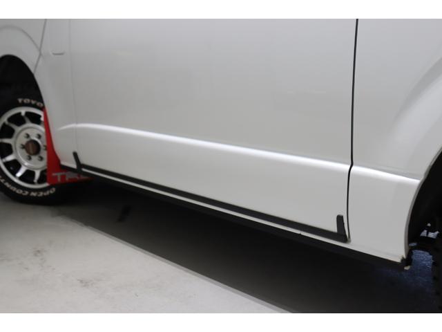 ハイエースバン フロア施工 デジタルインナーミラー パノラミックビューモニター パワースライドドア クリアランスソナー 7インチナビETC 16インチアルミホイル LEDテールランプ ルーフスピーカー ダウンライト(37枚目)