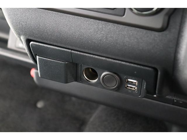 ハイエースバン フロア施工 デジタルインナーミラー パノラミックビューモニター パワースライドドア クリアランスソナー 7インチナビETC 16インチアルミホイル LEDテールランプ ルーフスピーカー ダウンライト(61枚目)