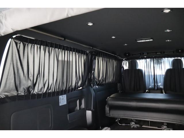 ハイエースバン フロア施工 デジタルインナーミラー パノラミックビューモニター パワースライドドア クリアランスソナー 7インチナビETC 16インチアルミホイル LEDテールランプ ルーフスピーカー ダウンライト(73枚目)