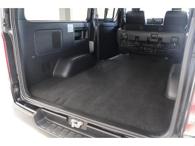 ハイエースバン スーパーＧＬ　ダークプライムＩＩ　ワンオーナー　パノラミックビューモニター　プッシュスタート／スマートキー　７インチフルセグナビ　ＥＴＣ　ステアリングオーディオスイッチ　１６インチアルミ　ＬＥＤテールランプ　ローダウン施工（6枚目）