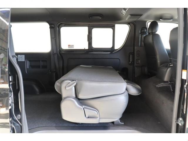 ハイエースバン スーパーＧＬ　ダークプライムＩＩ　ワンオーナー　パノラミックビューモニター　プッシュスタート／スマートキー　７インチフルセグナビ　ＥＴＣ　ステアリングオーディオスイッチ　１６インチアルミ　ＬＥＤテールランプ　ローダウン施工（14枚目）