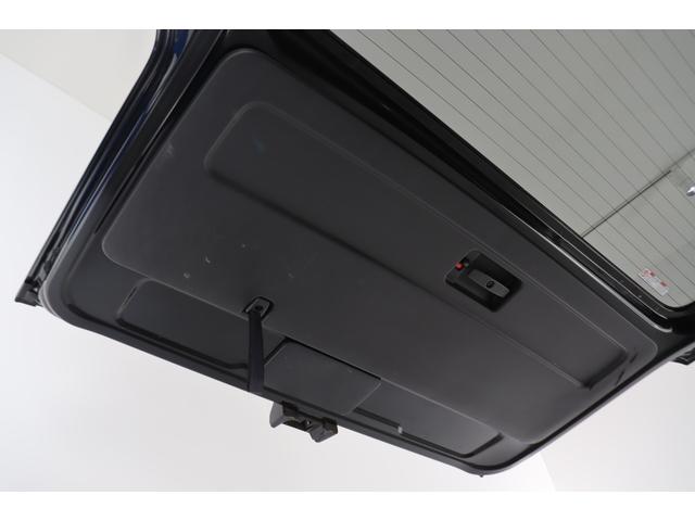 ハイエースバン スーパーＧＬ　ダークプライムＩＩ　ワンオーナー　パノラミックビューモニター　プッシュスタート／スマートキー　７インチフルセグナビ　ＥＴＣ　ステアリングオーディオスイッチ　１６インチアルミ　ＬＥＤテールランプ　ローダウン施工（50枚目）