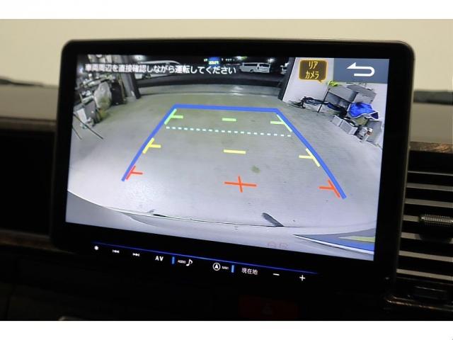 ハイエースバン スーパーＧＬ　ダークプライムＩＩワイド　ロングボディ　ＢＩＧ－Ｘ１１インチ　両側自動ドア　トヨタセーフティー　ＦＬＥＸフロントエアロ／オーバーフェンダー　１．５インチローダウン　ＤＥＬＦ０２　１７インチＡＷ／ナスカータイヤ　アルティメット２ＬＥＤテール（4枚目）