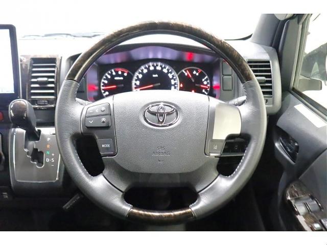 ハイエースバン スーパーＧＬ　ダークプライムＩＩワイド　ロングボディ　ＢＩＧ－Ｘ１１インチ　両側自動ドア　トヨタセーフティー　ＦＬＥＸフロントエアロ／オーバーフェンダー　１．５インチローダウン　ＤＥＬＦ０２　１７インチＡＷ／ナスカータイヤ　アルティメット２ＬＥＤテール（10枚目）