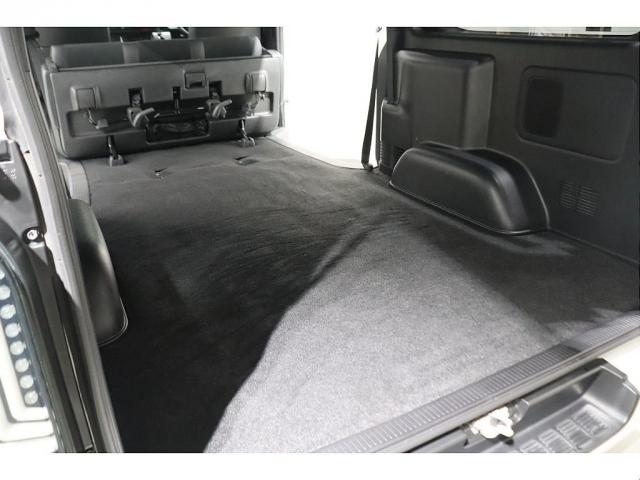 ハイエースバン スーパーＧＬ　ダークプライムＩＩワイド　ロングボディ　ＢＩＧ－Ｘ１１インチ　両側自動ドア　トヨタセーフティー　ＦＬＥＸフロントエアロ／オーバーフェンダー　１．５インチローダウン　ＤＥＬＦ０２　１７インチＡＷ／ナスカータイヤ　アルティメット２ＬＥＤテール（16枚目）