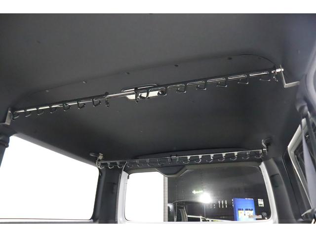 ハイエースバン スーパーＧＬ　ダークプライムＩＩワイド　ロングボディ　ＢＩＧ－Ｘ１１インチ　両側自動ドア　トヨタセーフティー　ＦＬＥＸフロントエアロ／オーバーフェンダー　１．５インチローダウン　ＤＥＬＦ０２　１７インチＡＷ／ナスカータイヤ　アルティメット２ＬＥＤテール（43枚目）