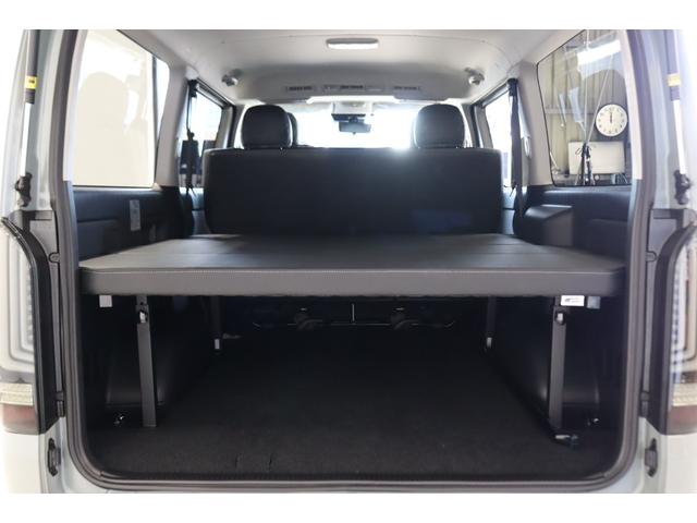 ハイエースバン ロングスーパーＧＬ　アースカラーパッケージ　ブラックエディション　ＢＩＧＸ１１インチナビ　ＥＴＣ２．０　ＨＤＭＩ端子　シートカバー　ベッドキット　パワースライドドア　パノラミックビューモニター　デジタルインナーミラー（62枚目）