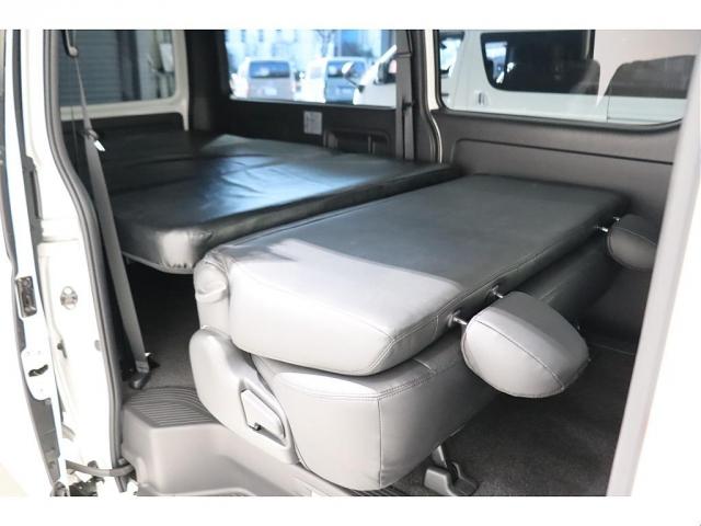 ハイエースバン スーパーＧＬ　ダークプライムＩＩ　オフロードカスタム　リクライニングベット付き　パワースライドドア　デジタルインナーミラー　パノラミックビューモニター　７インチフルセグナビ　ＥＴＣ　１６インチアルミホイール　ＬＥＤテールランプ（11枚目）