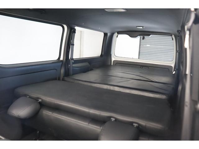 ハイエースバン スーパーＧＬ　ダークプライムＩＩ　オフロードカスタム　リクライニングベット付き　パワースライドドア　デジタルインナーミラー　パノラミックビューモニター　７インチフルセグナビ　ＥＴＣ　１６インチアルミホイール　ＬＥＤテールランプ（45枚目）