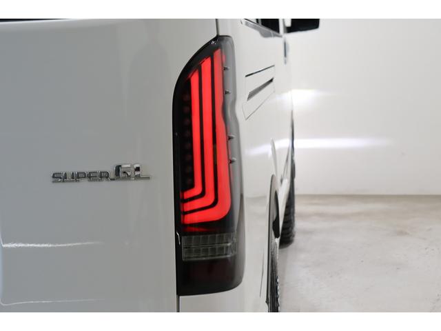 ハイエースバン スーパーＧＬ　ダークプライムＩＩ　オフロードカスタム　リクライニングベット付き　パワースライドドア　デジタルインナーミラー　パノラミックビューモニター　７インチフルセグナビ　ＥＴＣ　１６インチアルミホイール　ＬＥＤテールランプ（59枚目）