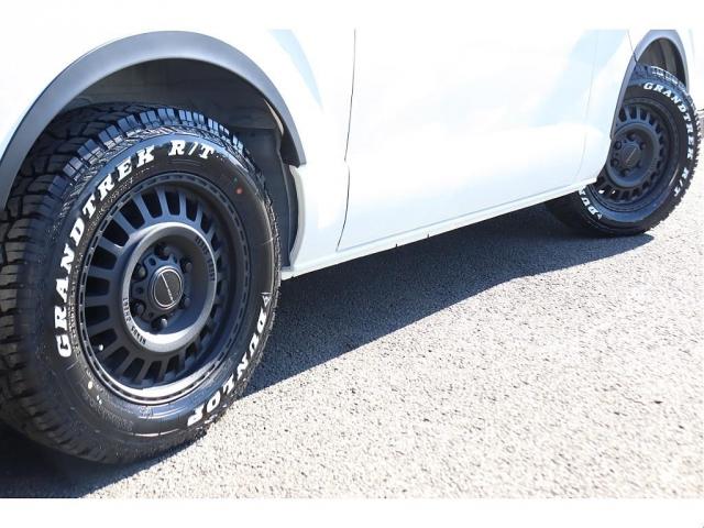 ハイエースバン ロングＤＸ　新車　ＤＸ　ガソリン２ＷＤ　丸目　Ｒｅグリル　Ｔ－ＦＯＲＣＥ　ＮＣ－１／１６インチＡＷ　ダンロップ　オーバーフェンダー　クラシックテール　アルパインナビ　ＨＤＭＩ　ベッド　シートカバー　デジタルミラー（19枚目）