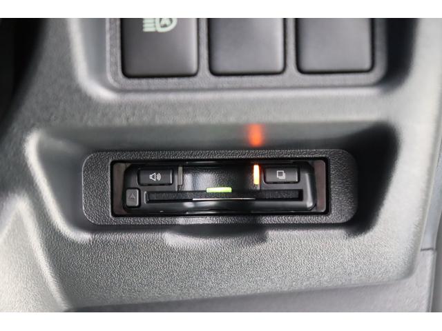 ハイエースバン ロングＤＸ　新車　ＤＸ　ガソリン２ＷＤ　丸目　Ｒｅグリル　Ｔ－ＦＯＲＣＥ　ＮＣ－１／１６インチＡＷ　ダンロップ　オーバーフェンダー　クラシックテール　アルパインナビ　ＨＤＭＩ　ベッド　シートカバー　デジタルミラー（25枚目）