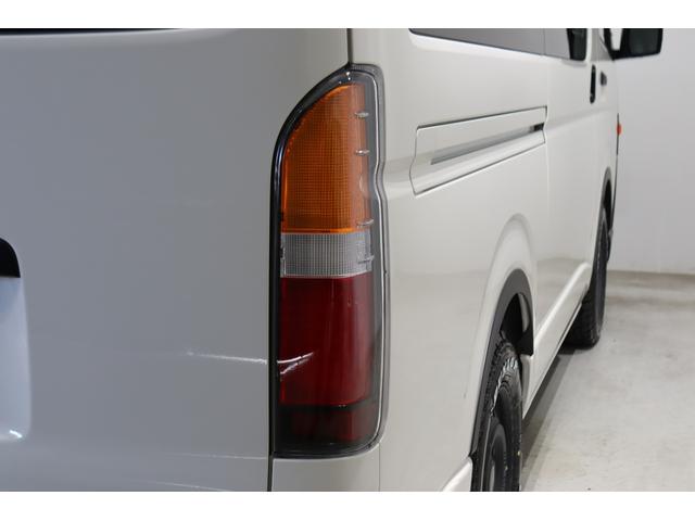 ハイエースバン ロングＤＸ　新車　ＤＸ　ガソリン２ＷＤ　丸目　Ｒｅグリル　Ｔ－ＦＯＲＣＥ　ＮＣ－１／１６インチＡＷ　ダンロップ　オーバーフェンダー　クラシックテール　アルパインナビ　ＨＤＭＩ　ベッド　シートカバー　デジタルミラー（71枚目）