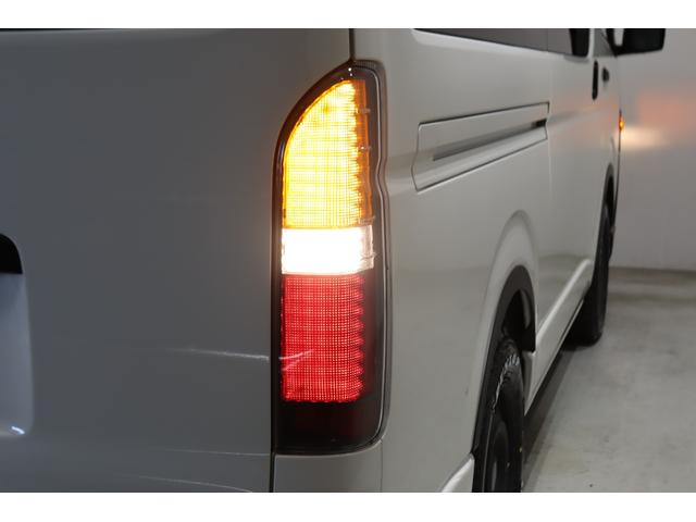 ハイエースバン ロングＤＸ　新車　ＤＸ　ガソリン２ＷＤ　丸目　Ｒｅグリル　Ｔ－ＦＯＲＣＥ　ＮＣ－１／１６インチＡＷ　ダンロップ　オーバーフェンダー　クラシックテール　アルパインナビ　ＨＤＭＩ　ベッド　シートカバー　デジタルミラー（72枚目）