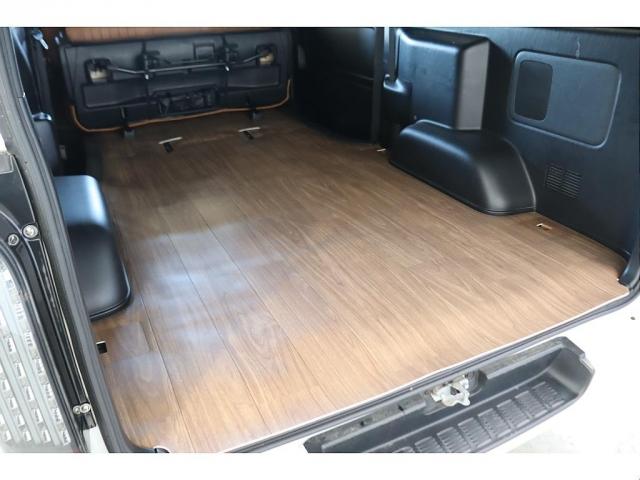 ハイエースバン スーパーＧＬ　ダークプライムＩＩ　ブラックエディション仕様　ブラウン内装　１０インチフルセグナビ　ＥＴＣ　１０インチフリップダウンモニター　パノラミックビューモニター　社外デジタルミラー　インテリジェントクリアランスソナー（7枚目）