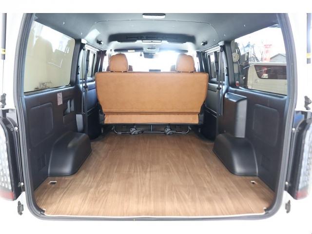 ハイエースバン スーパーＧＬ　ダークプライムＩＩ　ブラックエディション仕様　ブラウン内装　１０インチフルセグナビ　ＥＴＣ　１０インチフリップダウンモニター　パノラミックビューモニター　社外デジタルミラー　インテリジェントクリアランスソナー（8枚目）
